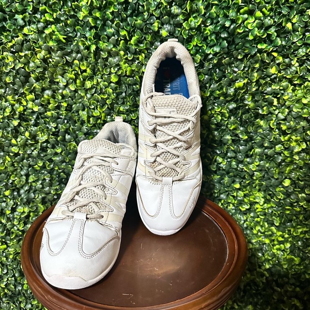 Varsity Spirit cheer shoes • Women’s size 8